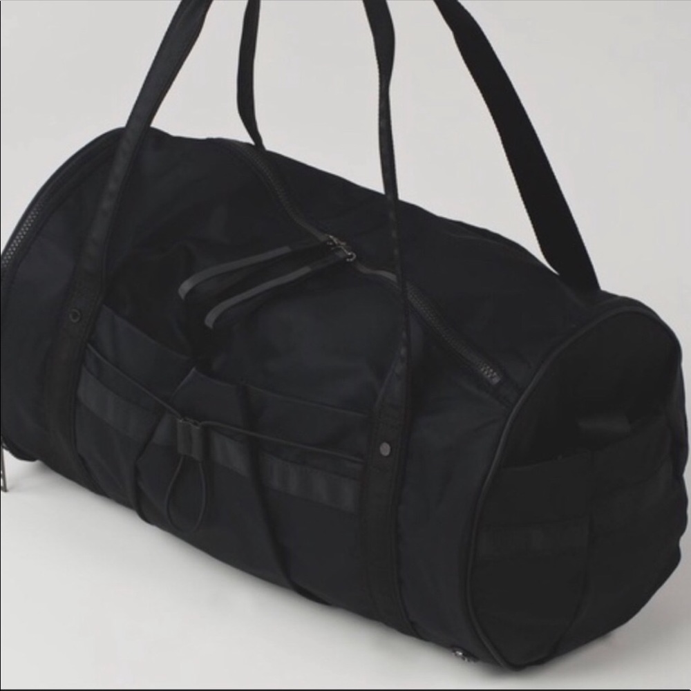 Lululemon run ways duffel